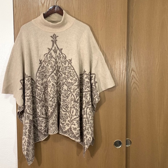Peruvian Connection Sweaters - SOLD PERUVIAN CONNECTION Jewel Ethnic Poncho